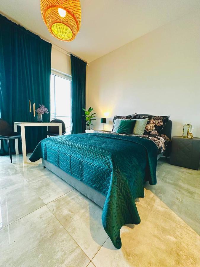 Uroczy Apartament Blisko Centrum Warszawy Apartment Varşovia Exterior foto