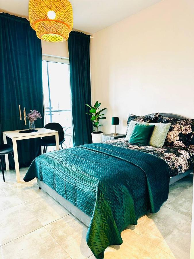 Uroczy Apartament Blisko Centrum Warszawy Apartment Varşovia Exterior foto